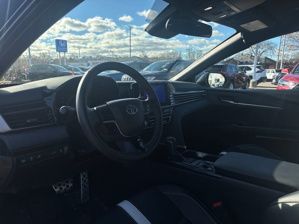 Used 2025 Toyota Camry SE image 13