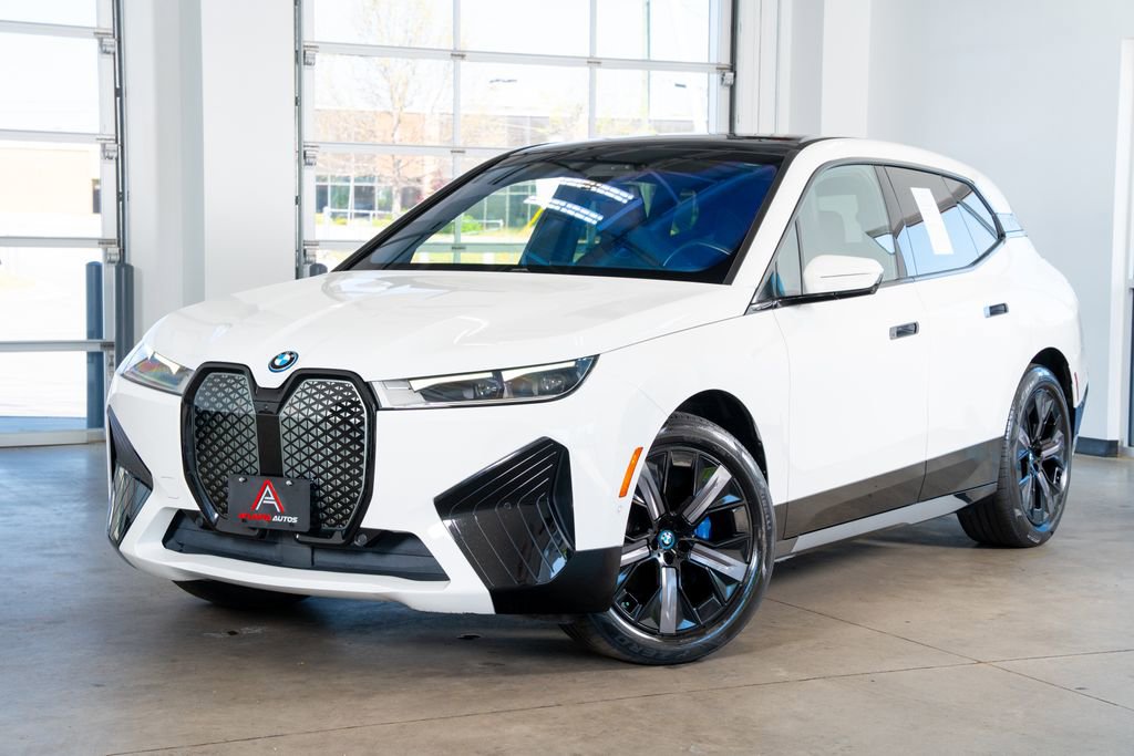 Used 2024 BMW iX xDrive50 w/ Sport Package AWD/4WD image 2