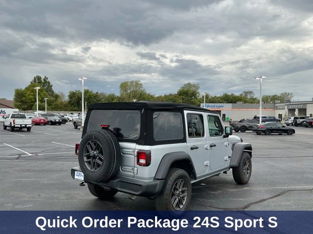 Used 2024 Jeep Wrangler Unlimited Sport AWD/4WD image 4