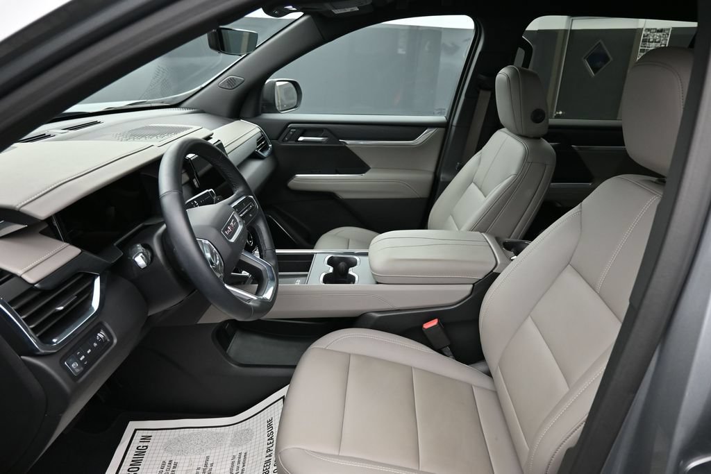 Used 2026 GMC Acadia Elevation w/ Elevation Premium Package AWD/4WD image 11