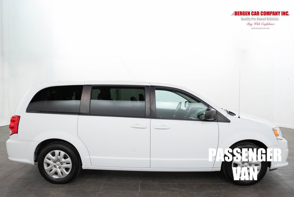 Used 2018 Dodge Grand Caravan SE w/ UConnect Hands-Free Group FWD image 15