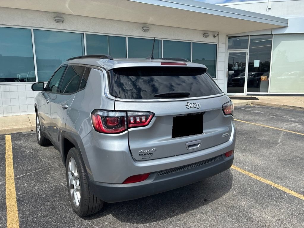 Certified 2022 Jeep Compass Latitude w/ Sun and Sound Group AWD/4WD image 4