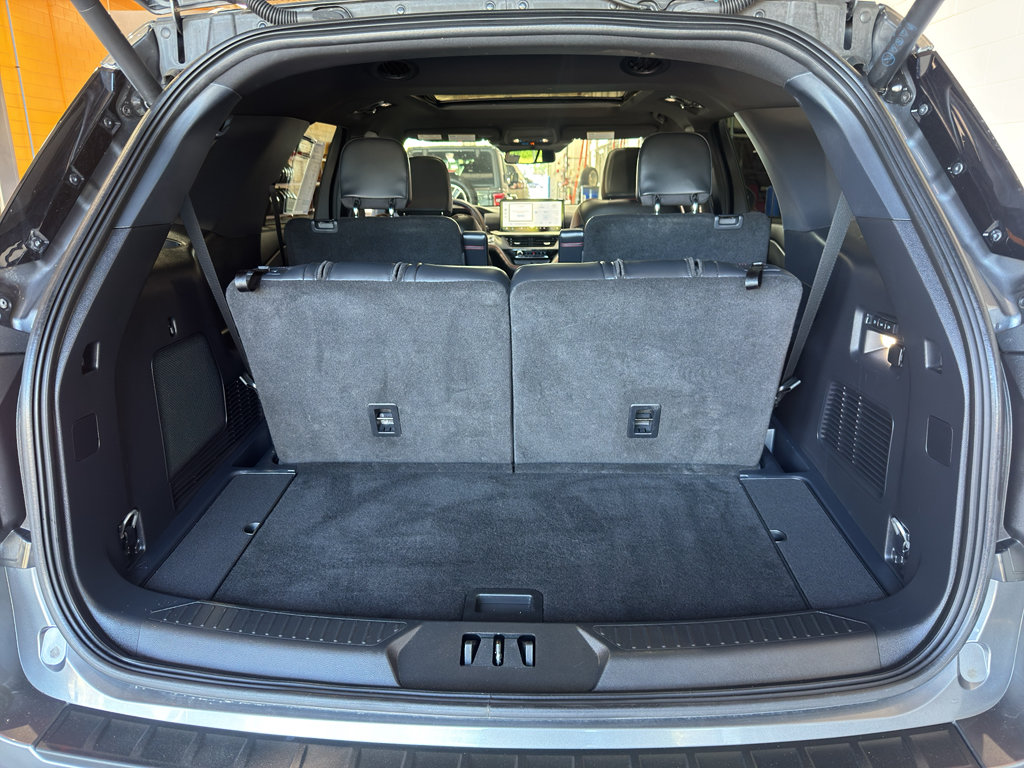 Used 2025 Ford Explorer ST AWD/4WD image 21