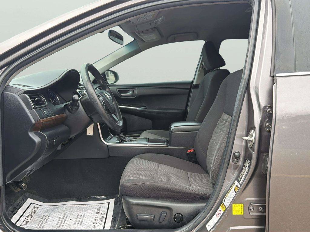 Used 2016 Toyota Camry LE FWD image 10