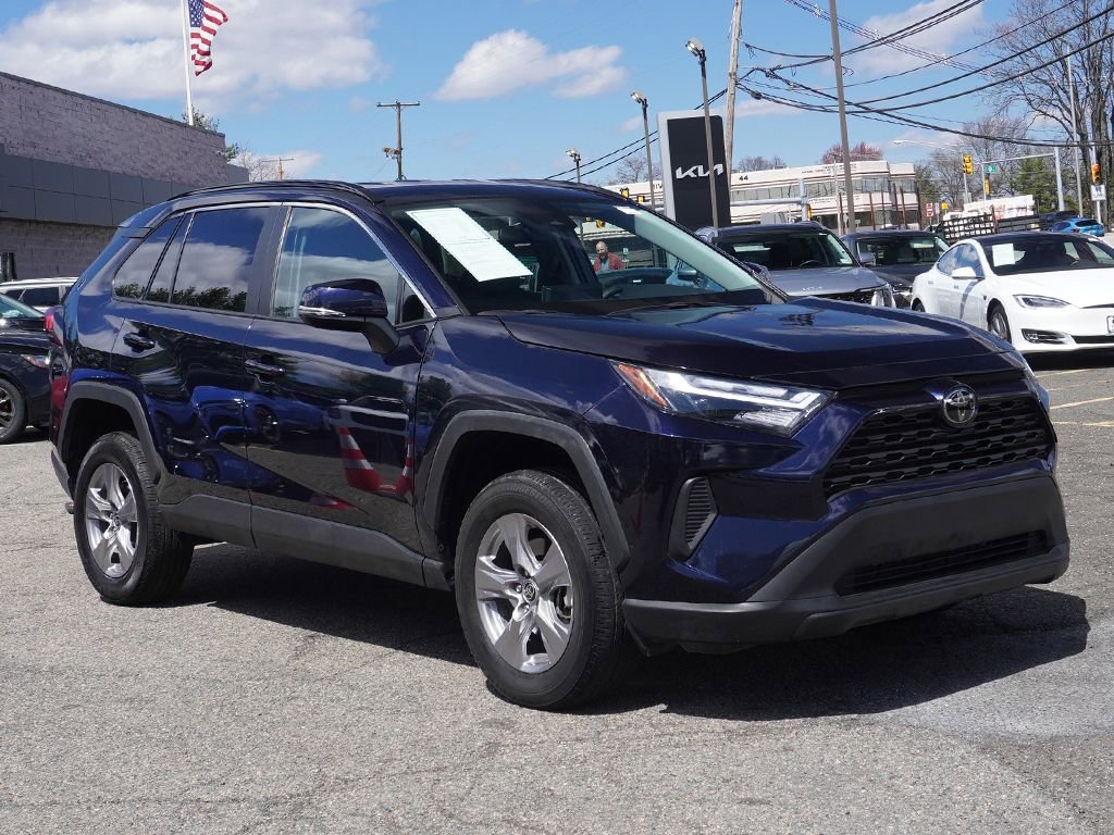 Used 2025 Toyota RAV4 XLE image 2