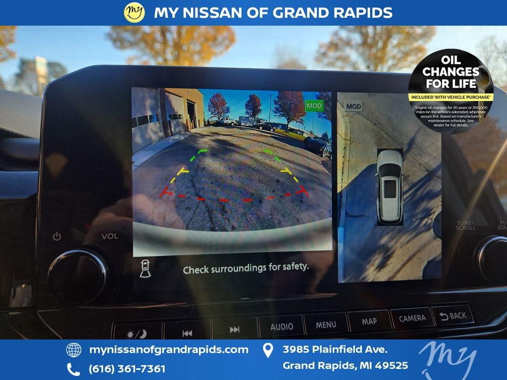 Used 2023 Nissan Pathfinder SL image 47
