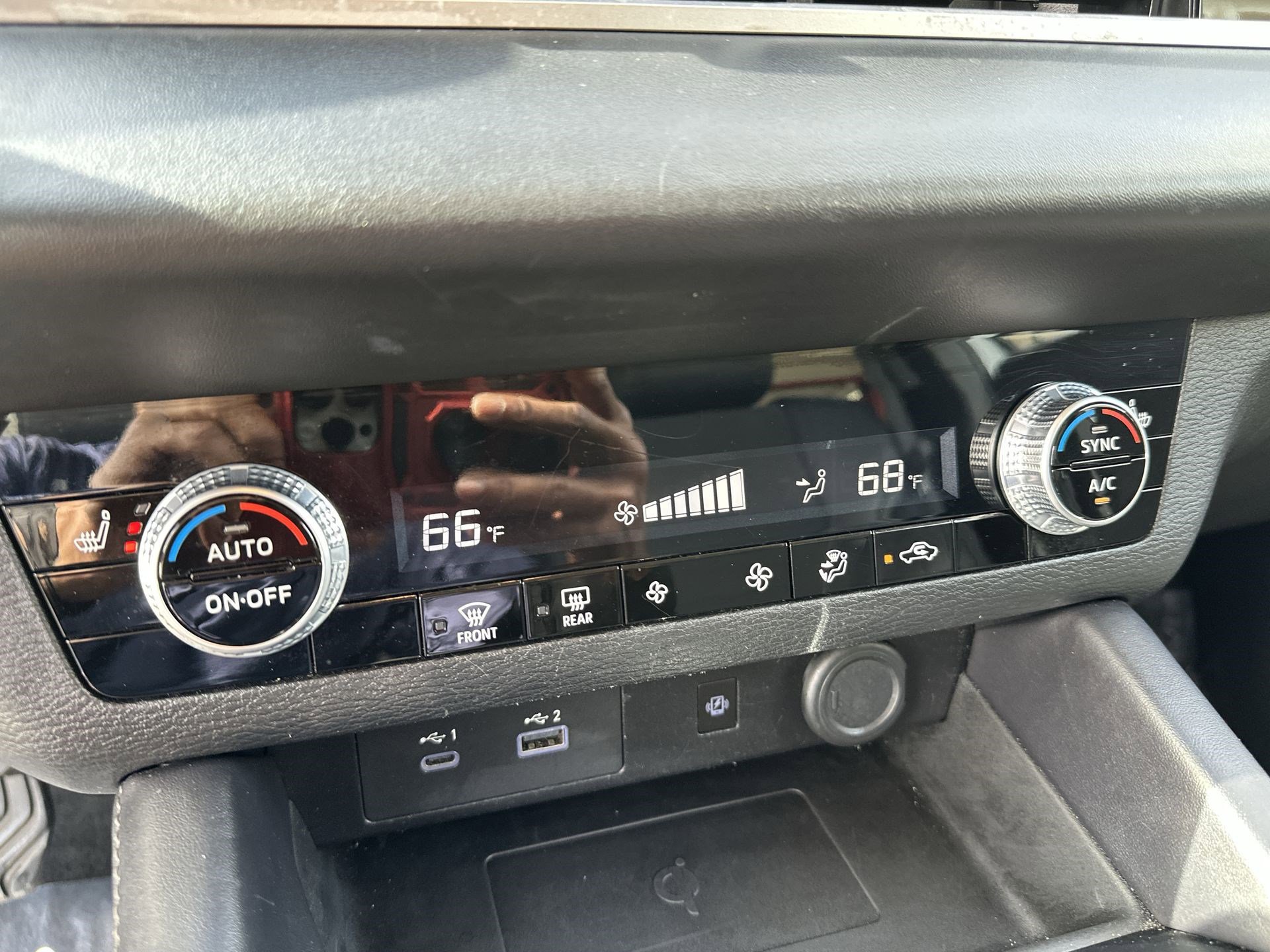 Used 2024 Mitsubishi Outlander SE Black Edition image 17