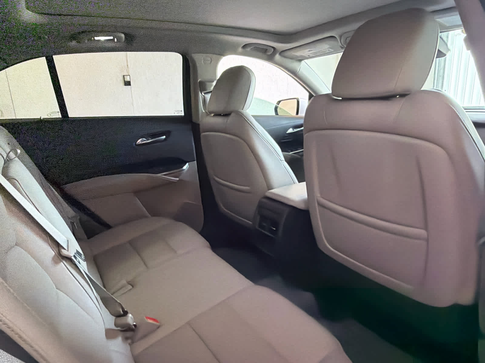 Used 2021 Cadillac XT4 Premium Luxury FWD image 33