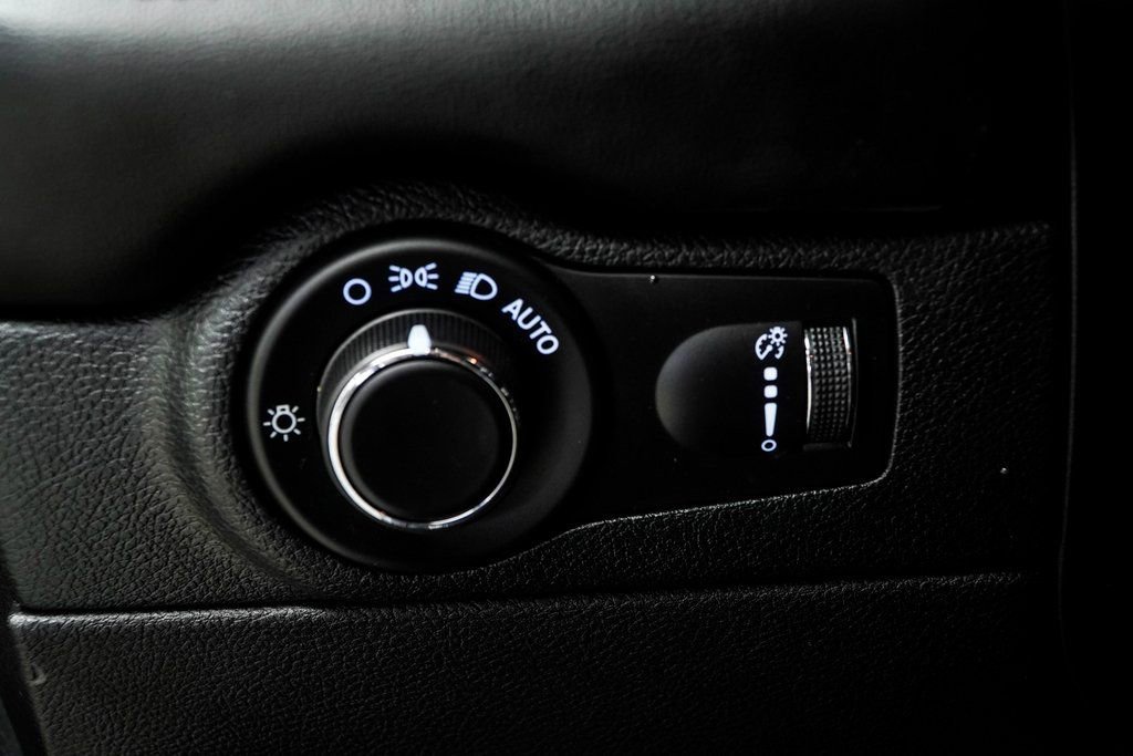 Used 2024 Dodge Durango GT image 37