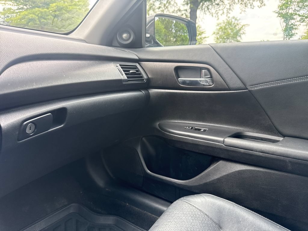 Used 2013 Honda Accord EX-L image 17