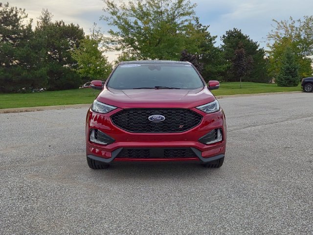 Used 2019 Ford Edge ST w/ Equipment Group 401A AWD/4WD image 2