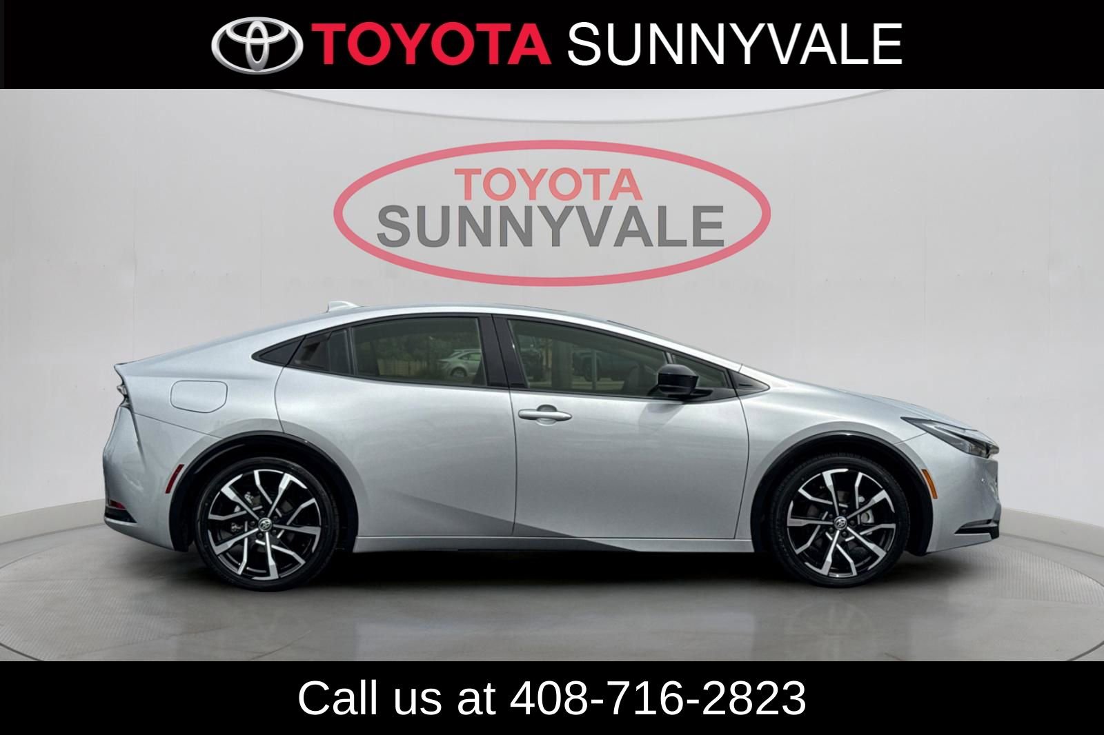 Used 2025 Toyota Prius Plug-In Hybrid image 9