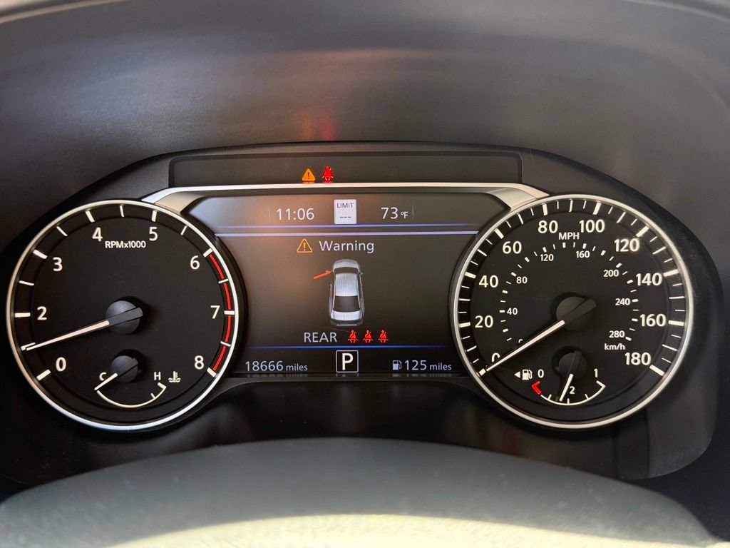 Used 2023 Nissan Altima 2.0 SR FWD image 30