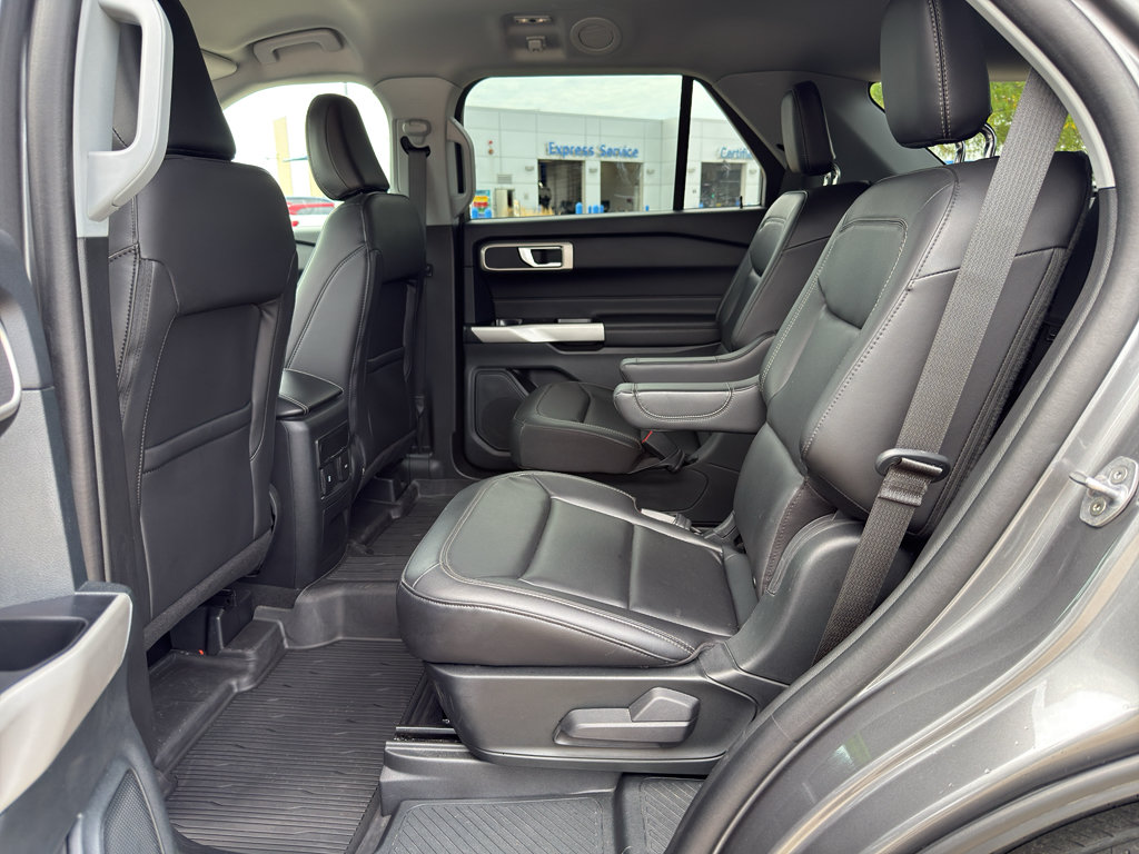 Used 2023 Ford Explorer XLT w/ Equipment Group 202A AWD/4WD image 35
