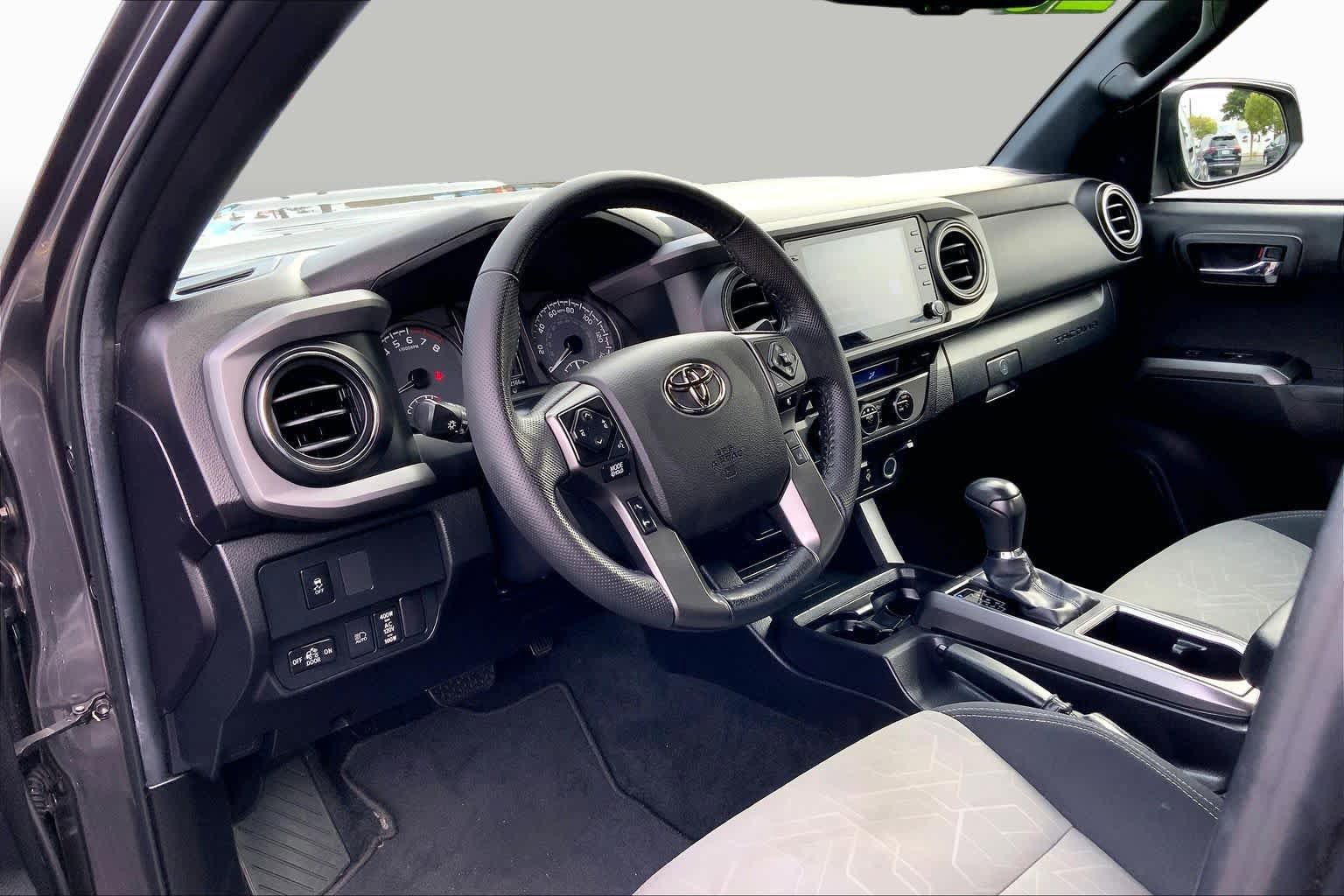 Used 2023 Toyota Tacoma TRD Sport AWD/4WD image 17
