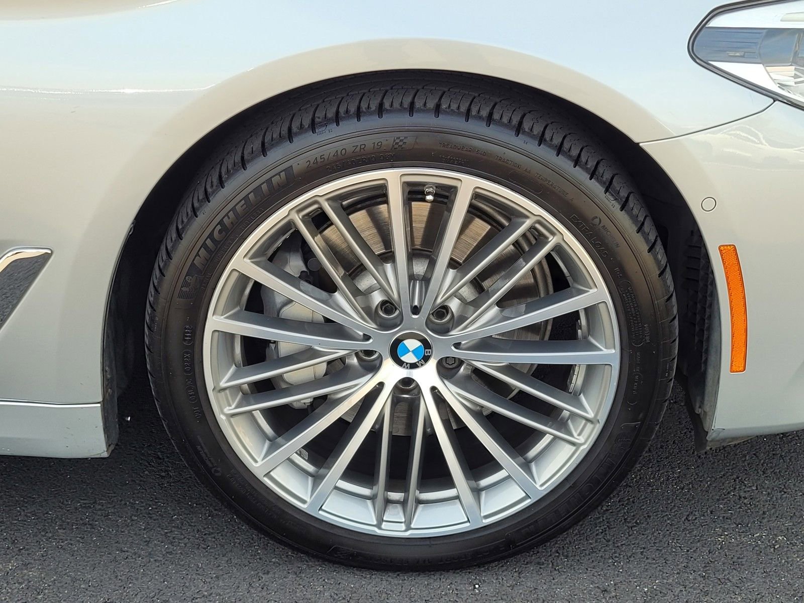 Used 2017 BMW 540i RWD image 10
