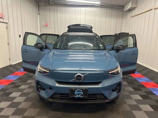 Used 2023 Volvo XC40 Recharge Ultimate w/ Protection Package Premier AWD/4WD image 15