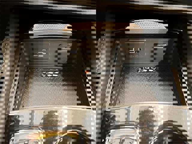 Certified 2025 Buick Envision Sport Touring image 28