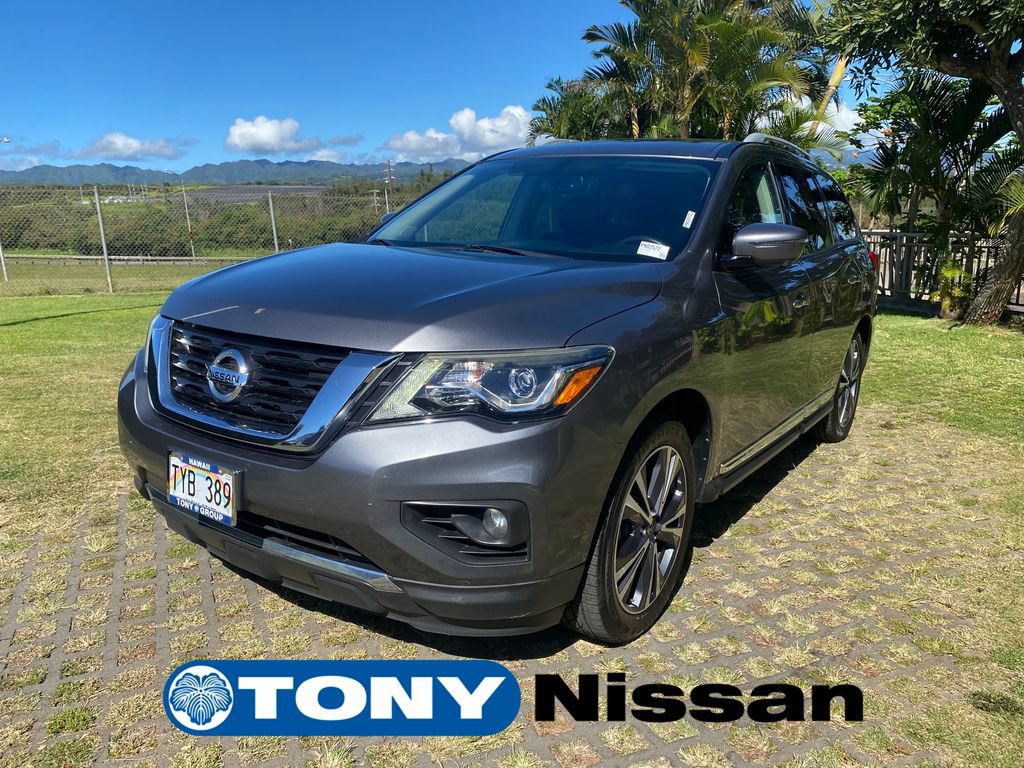 Used 2020 Nissan Pathfinder Platinum FWD image 3
