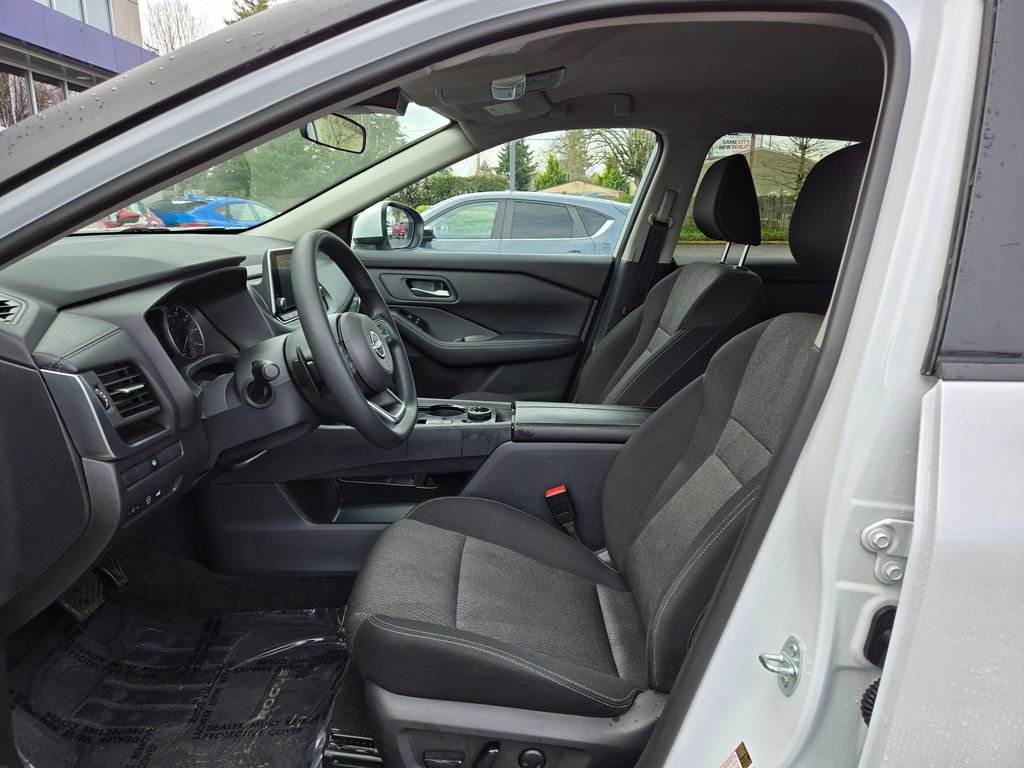 Used 2024 Nissan Rogue SV image 12