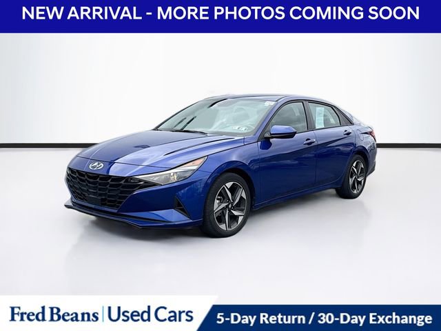 Used 2023 Hyundai Elantra SEL w/ Convenience Package image 3