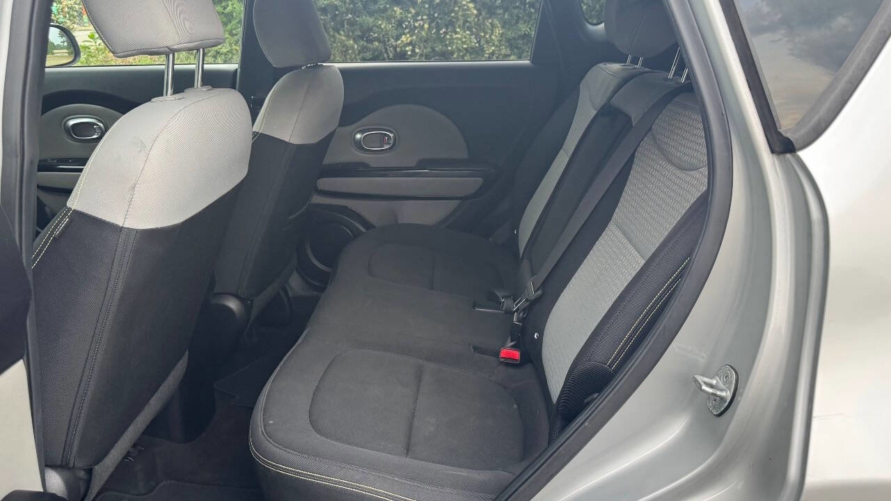 Used 2014 Kia Soul + w/ Audio Package FWD image 10