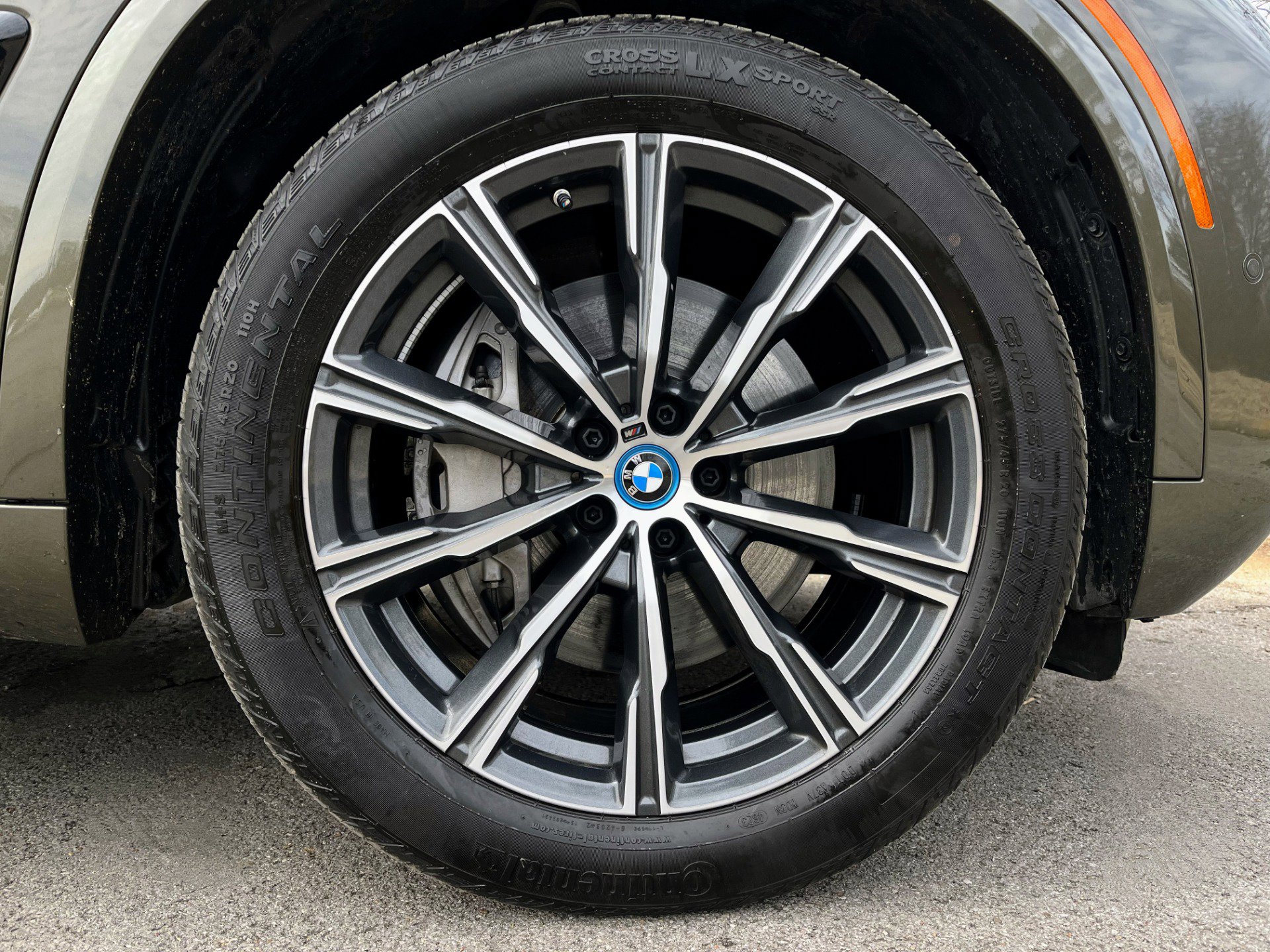 Used 2024 BMW X5 xDrive50e w/ M Sport Package AWD/4WD image 12