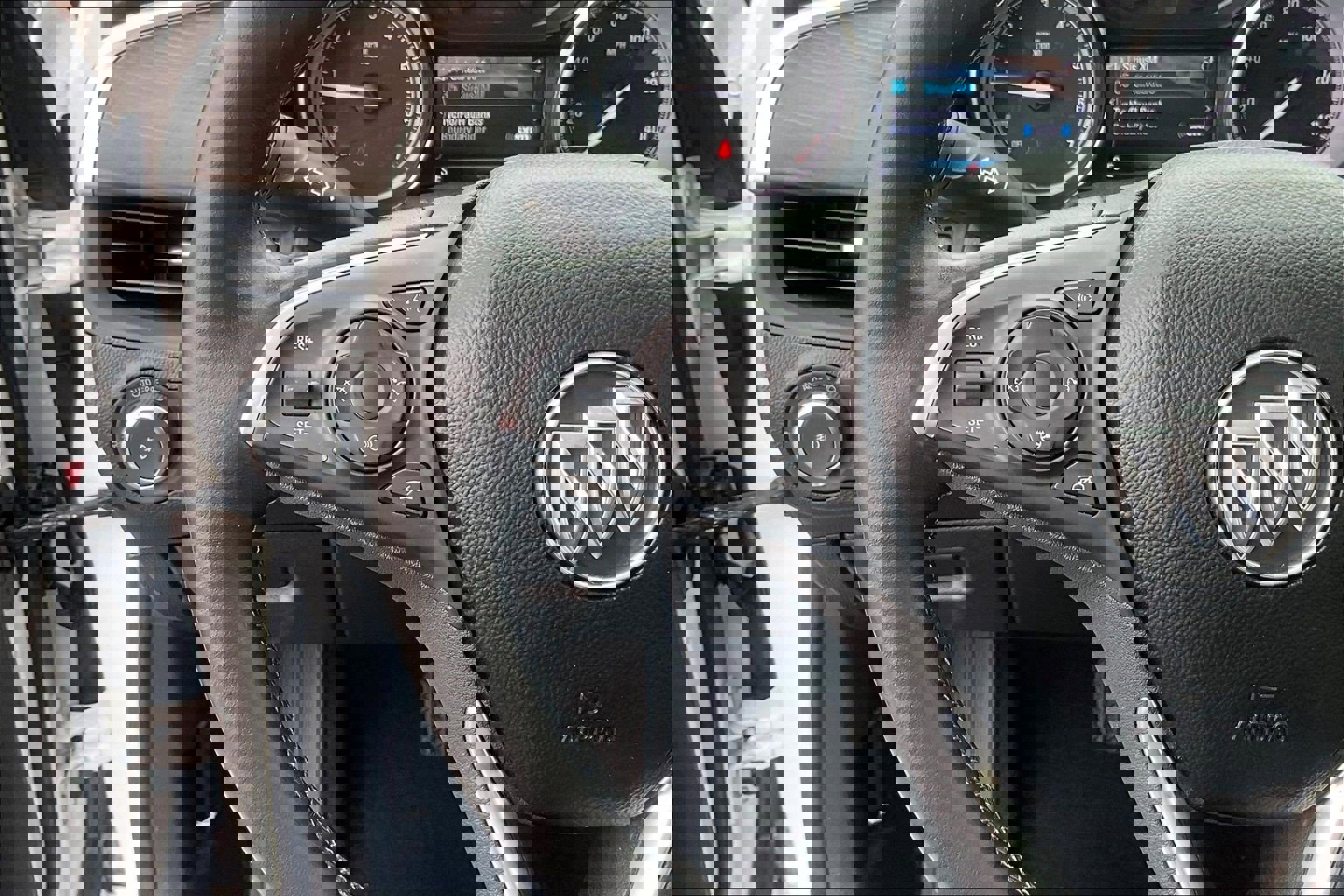 Used 2020 Buick Envision Essence w/ Experience Buick Package image 19