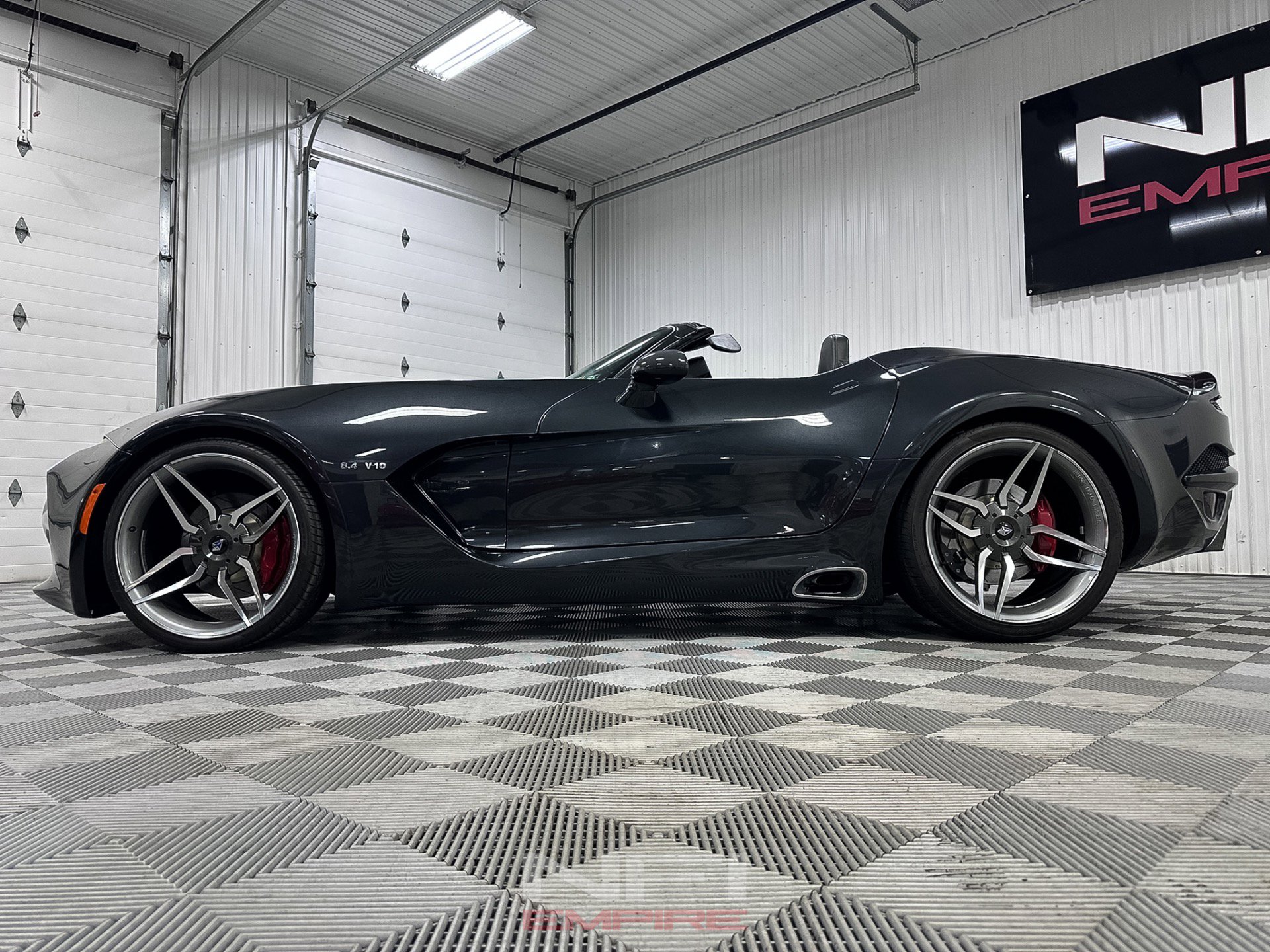 Used 2014 SRT Viper GTS w/ GTS Laguna Interior Package RWD image 20