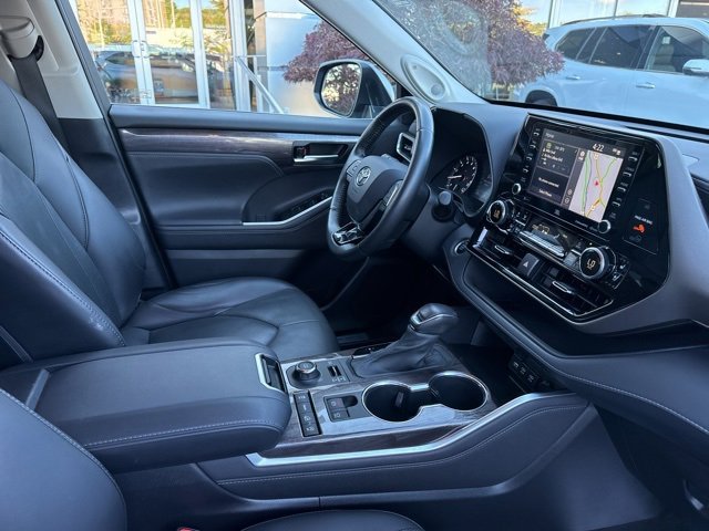 Used 2020 Toyota Highlander Limited image 34