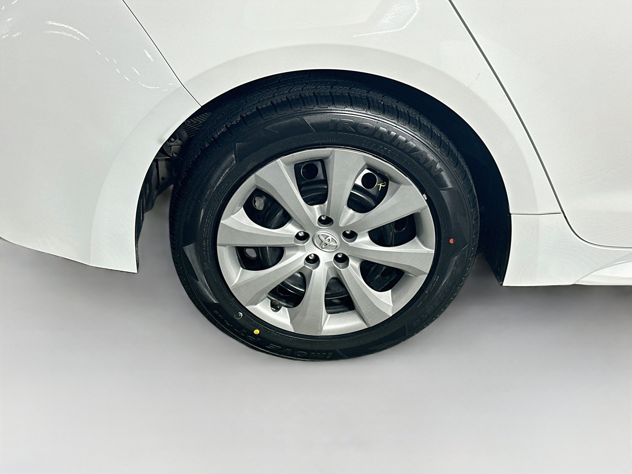 Used 2025 Toyota Corolla LE FWD image 11