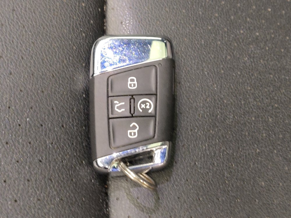 Used 2021 Volkswagen Atlas Cross Sport SE FWD image 32