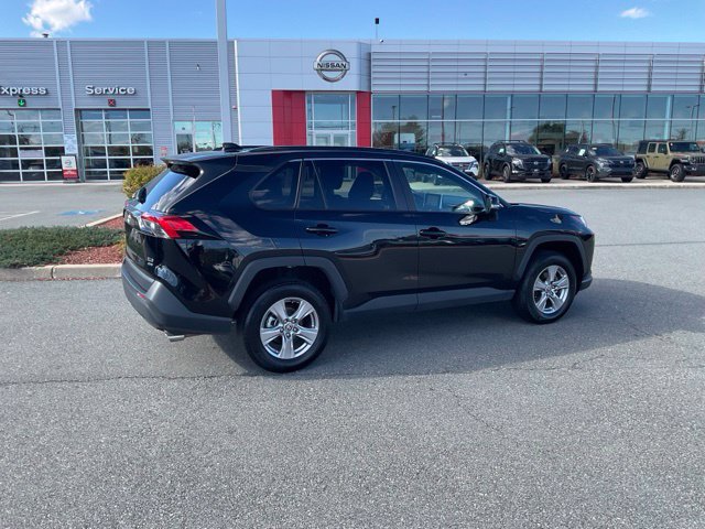 Used 2025 Toyota RAV4 XLE AWD/4WD image 6
