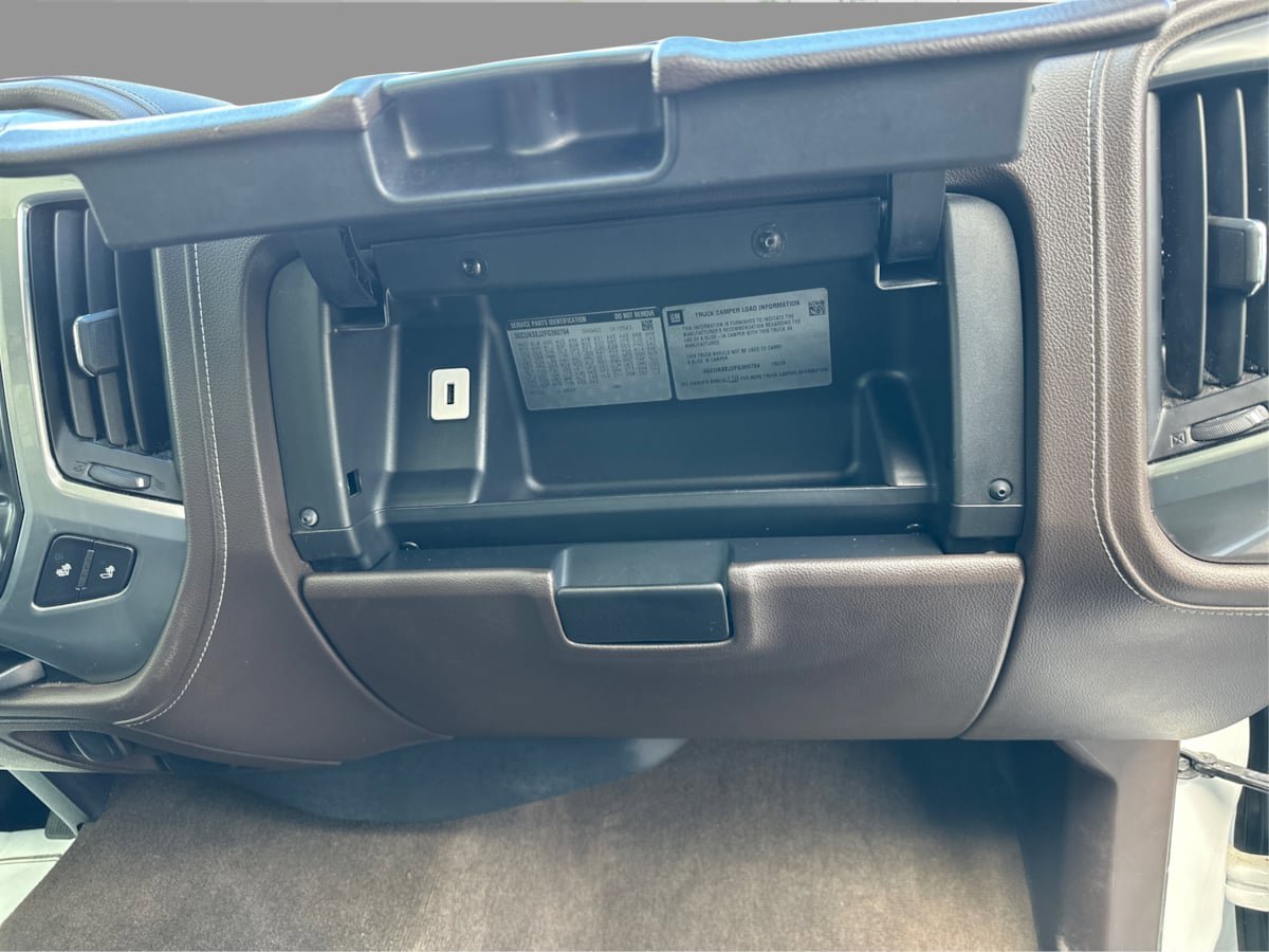 Used 2015 Chevrolet Silverado 1500 LTZ AWD/4WD image 25