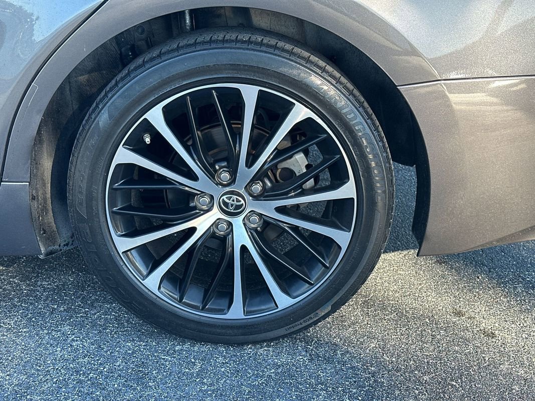 Used 2018 Toyota Camry SE image 10
