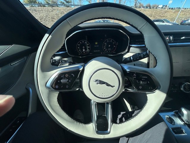 New 2025 Jaguar F-PACE R-Dynamic S image 25