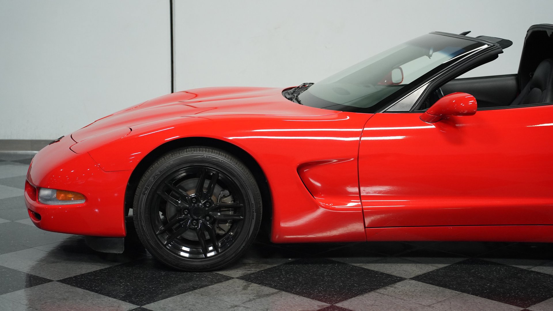 Used 1997 Chevrolet Corvette Coupe w/ Memory Pkg image 21