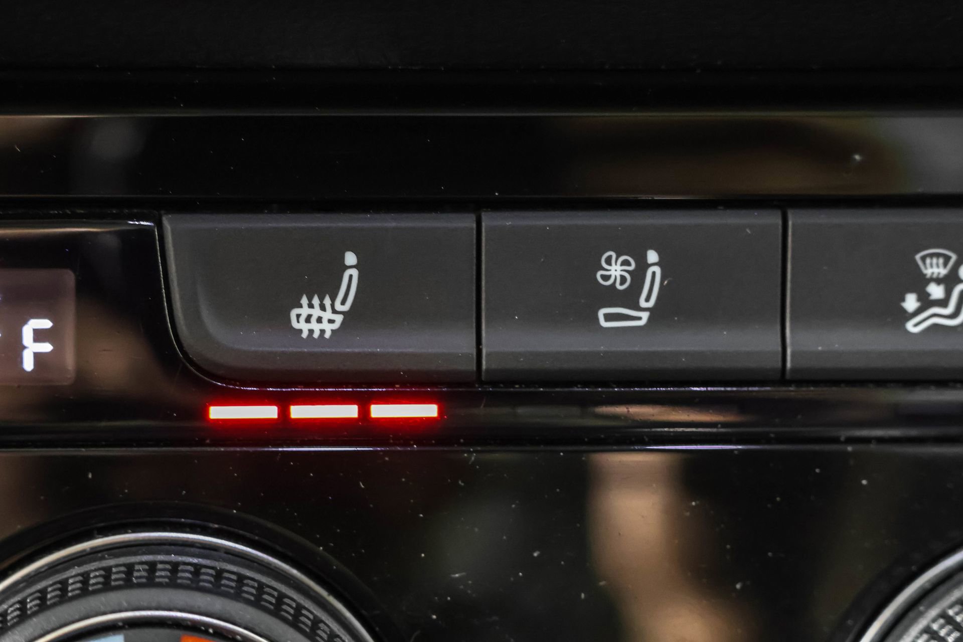 Certified 2024 Volkswagen Taos SEL image 10