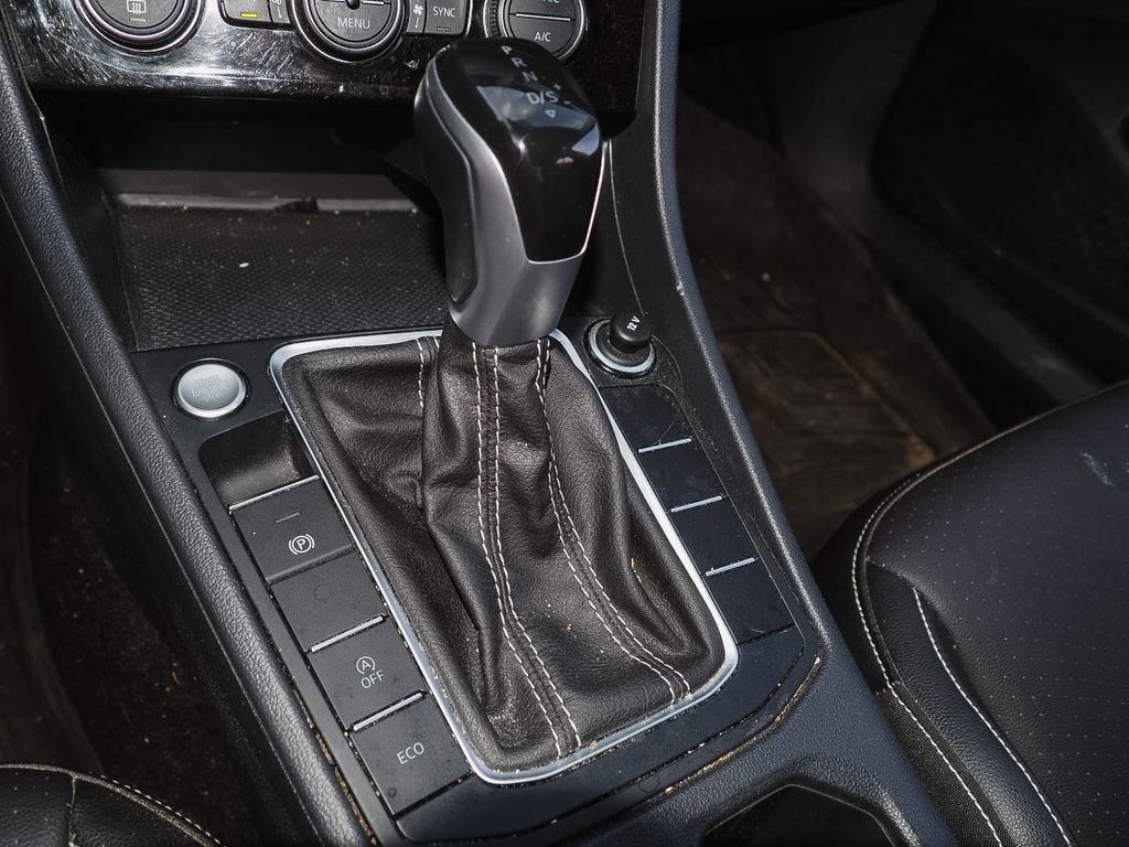 Used 2023 Volkswagen Jetta SE FWD image 10