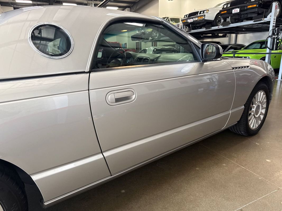 Used 2004 Ford Thunderbird image 75