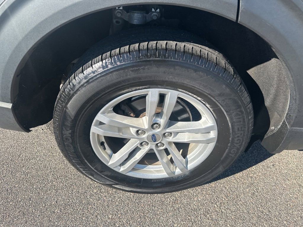 Used 2022 Ford Explorer XLT image 15