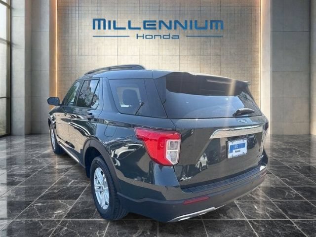 Used 2023 Ford Explorer XLT w/ Equipment Group 202A AWD/4WD image 3
