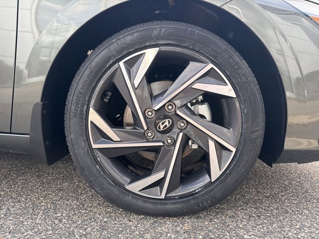 Certified 2025 Hyundai Elantra Sport image 65