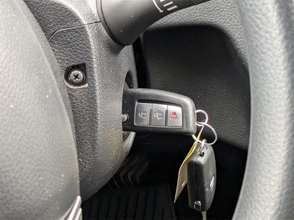 Used 2015 Nissan Rogue S image 25