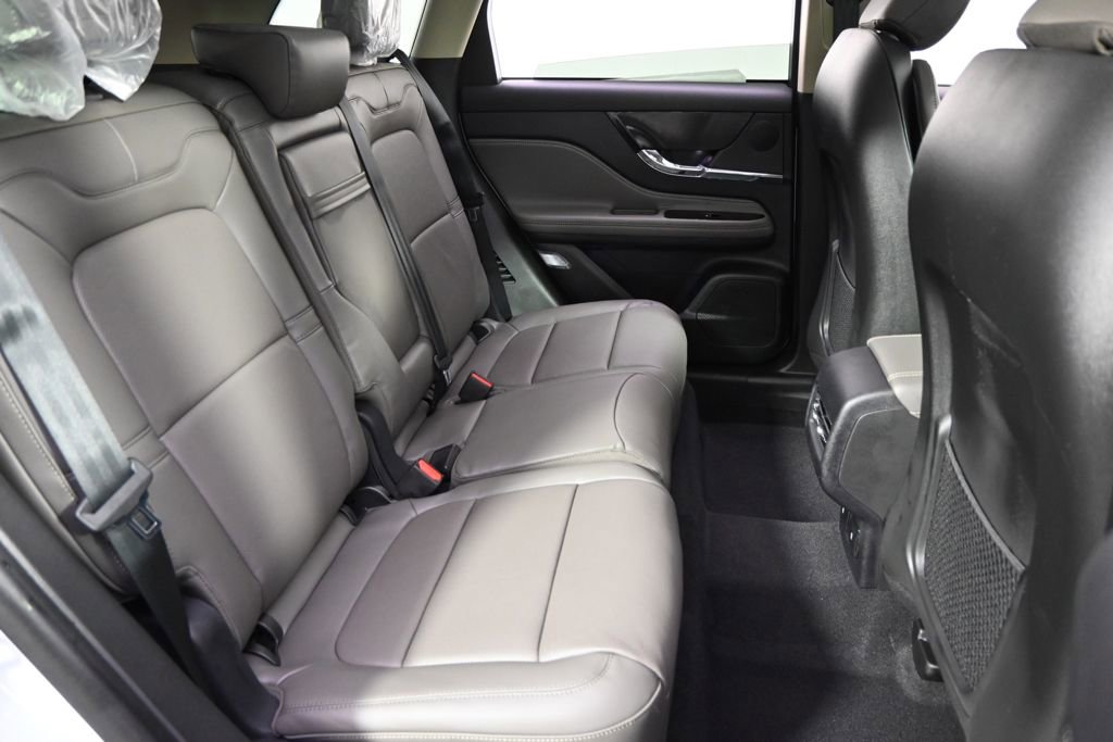 New 2026 Lincoln Corsair Reserve w/ Jet Appearance Package AWD/4WD image 18