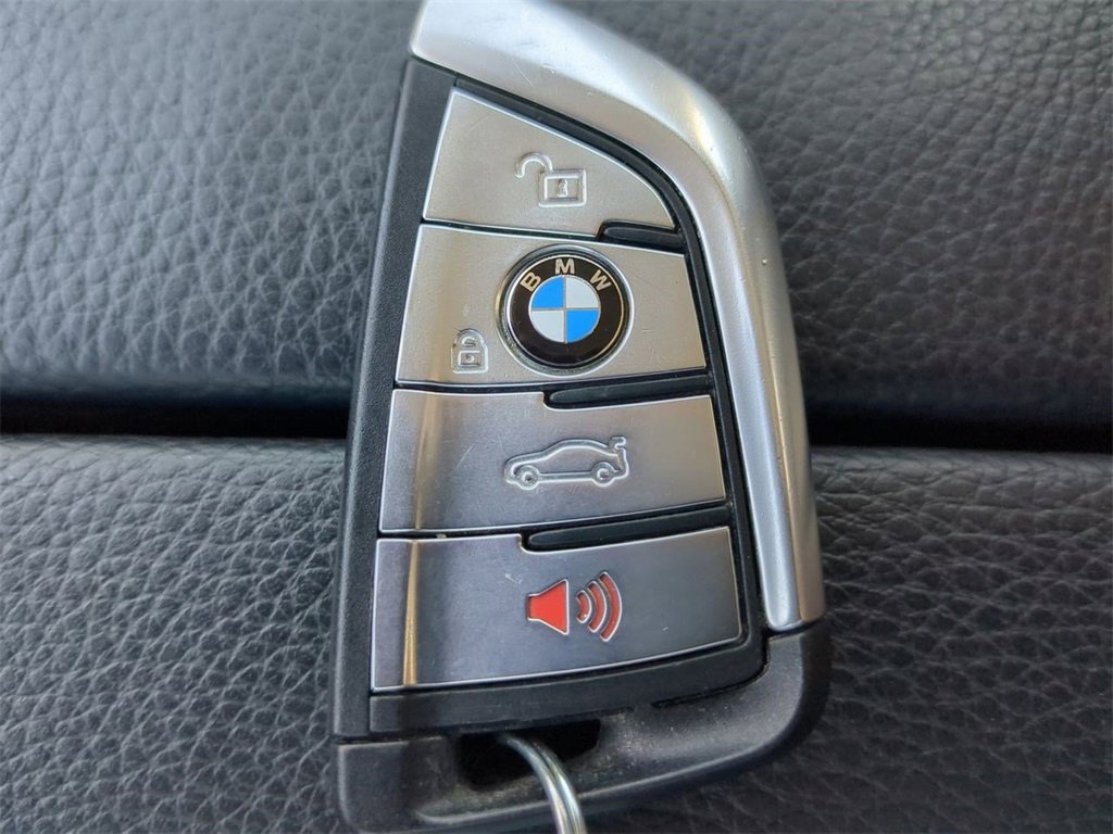 Used 2018 BMW 740i xDrive image 31