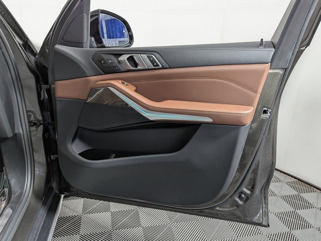 Certified 2023 BMW X5 xDrive40i w/ Executive Package image 31