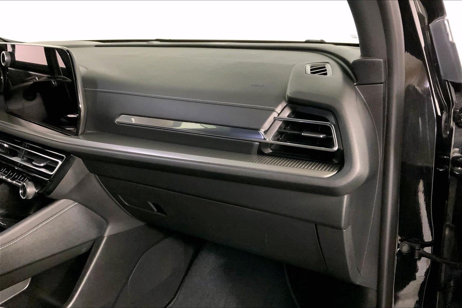 Used 2025 Chevrolet Traverse LT AWD/4WD image 16