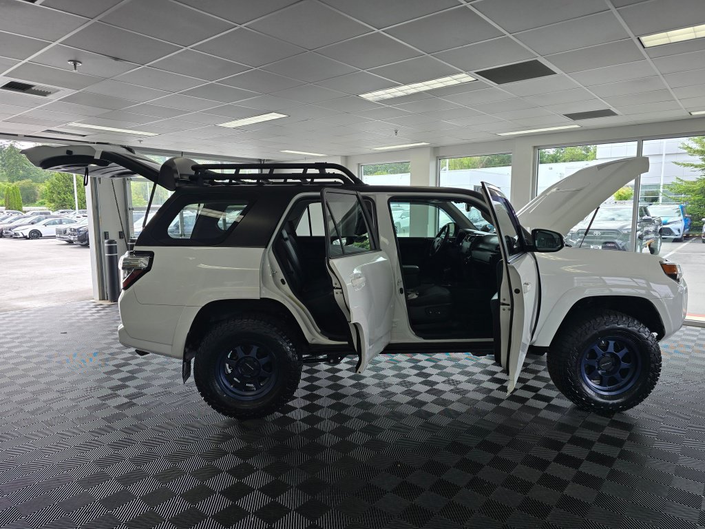 Used 2021 Toyota 4Runner TRD Off-Road Premium w/ Moonroof Package AWD/4WD image 15