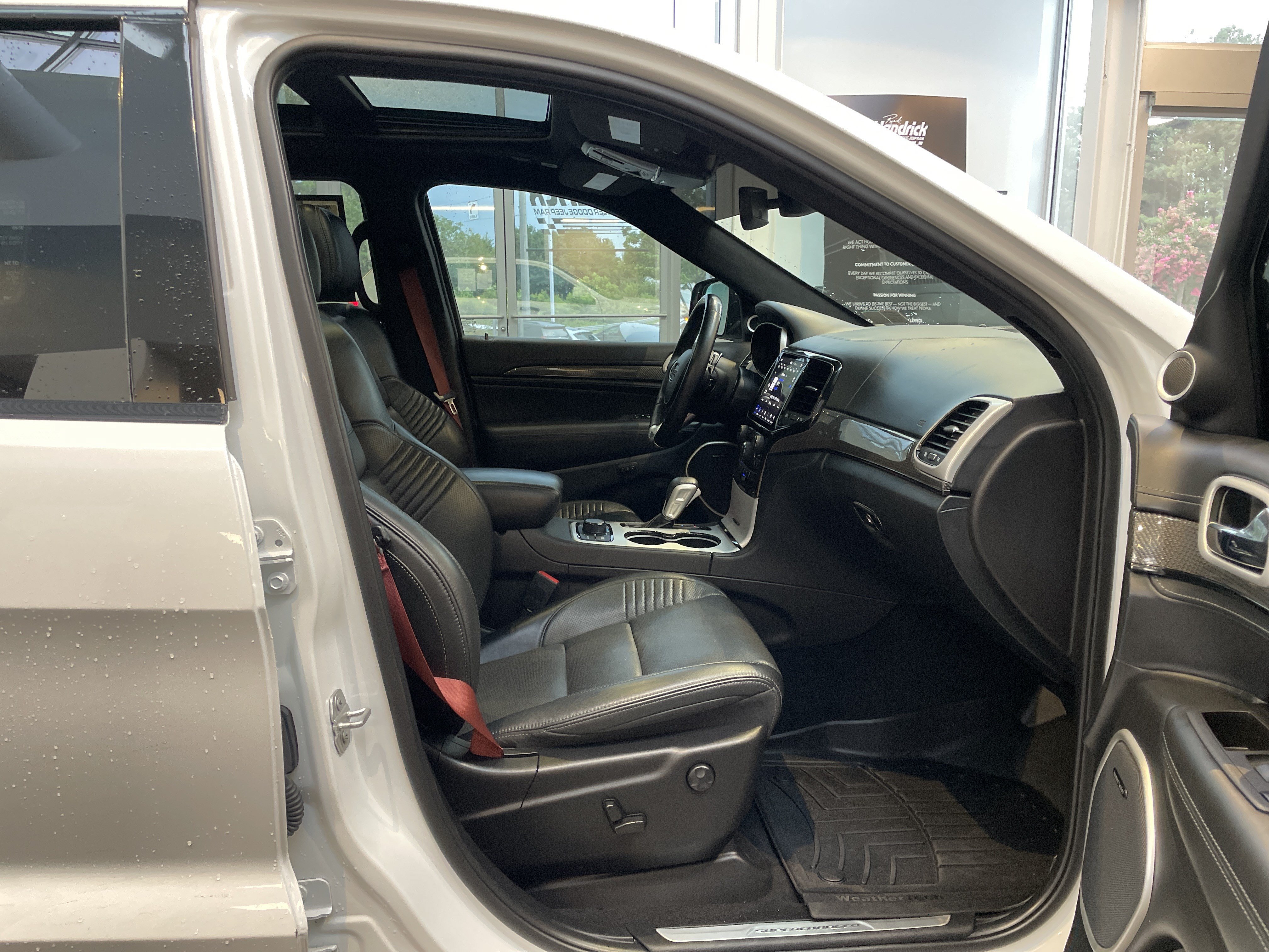 Used 2021 Jeep Grand Cherokee Trackhawk AWD/4WD image 39